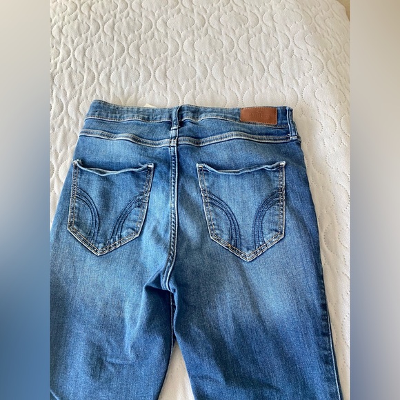 Hollister Jeans (2) - Picture 6 of 9
